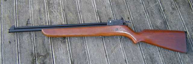 Пневматическая винтовка «модели 118» со встроенным резервуаром. Изображение с сайта Vintageairgunsgallery.com.
