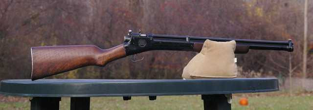 Пневматическая винтовка модели 102 корпорации Кросман. Изображение с сайта www.tapatalk.com/